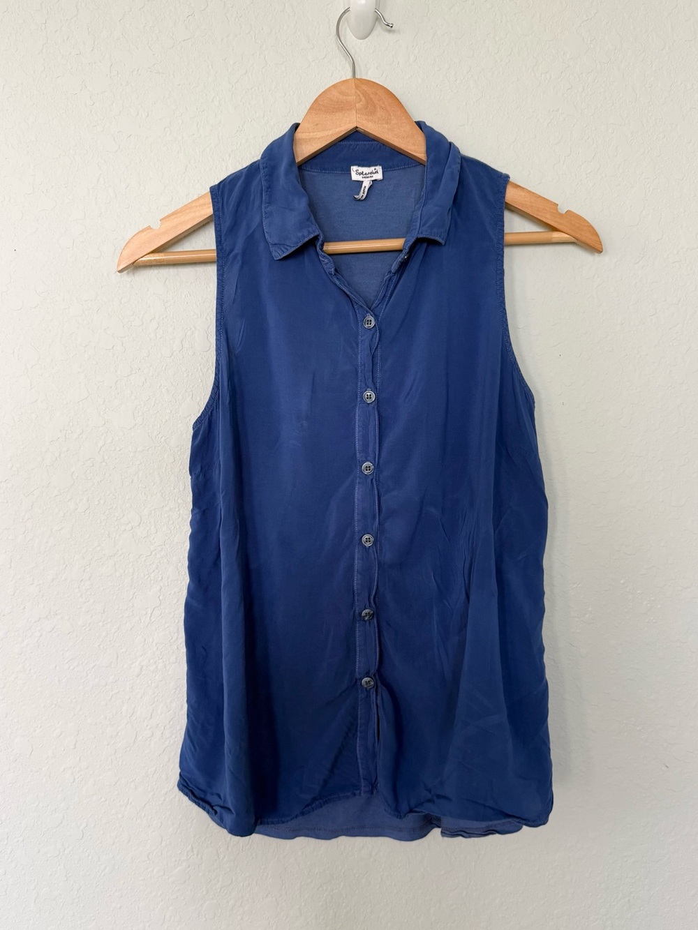 Splendid Sleeveless Button-Down Blouse